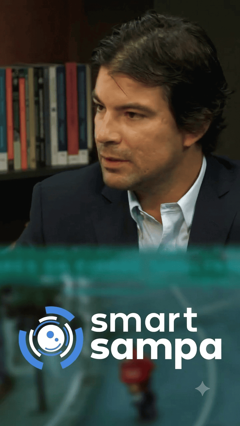Imagem com o Francisco Forbe e o logo do Smart Sampa